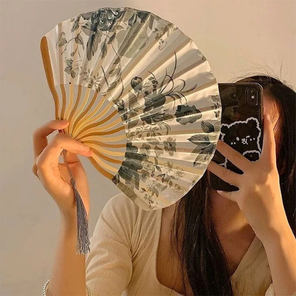 Handmade Vintage Bloom Folding Fan