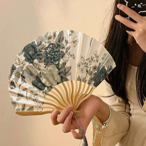 Handmade Vintage Bloom Folding Fan