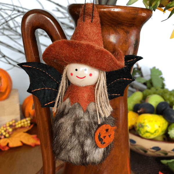 Smiling halloween witch dolls – for fun & spooky vibes