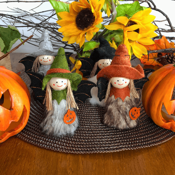 Smiling halloween witch dolls – for fun & spooky vibes