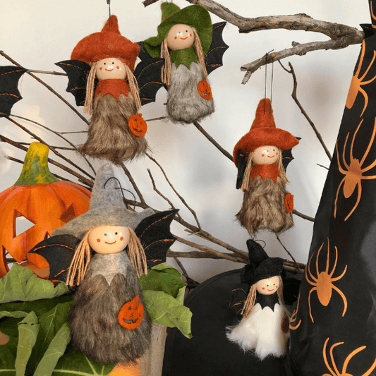 Smiling halloween witch dolls – for fun & spooky vibes